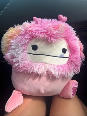 10” Caparinne the Bigfoot Valentines Edition Squishmallow